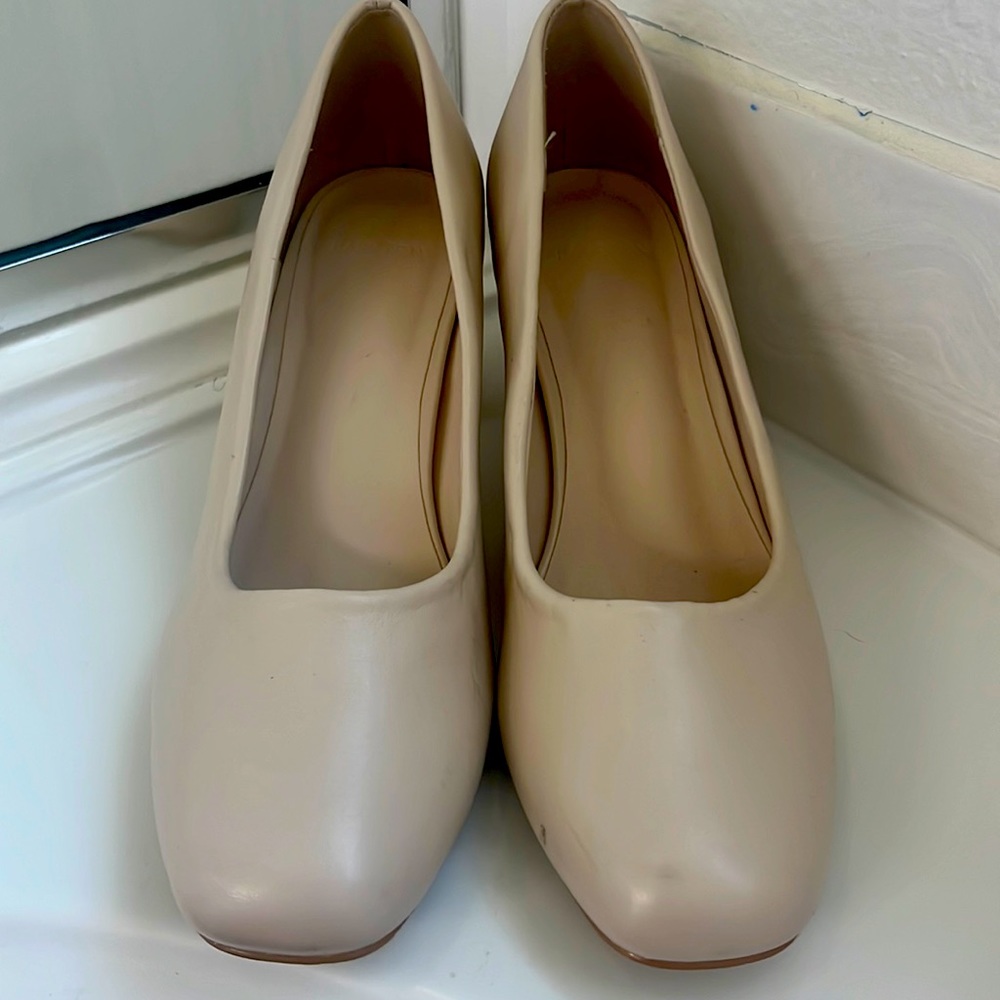 Halston 4inch heels